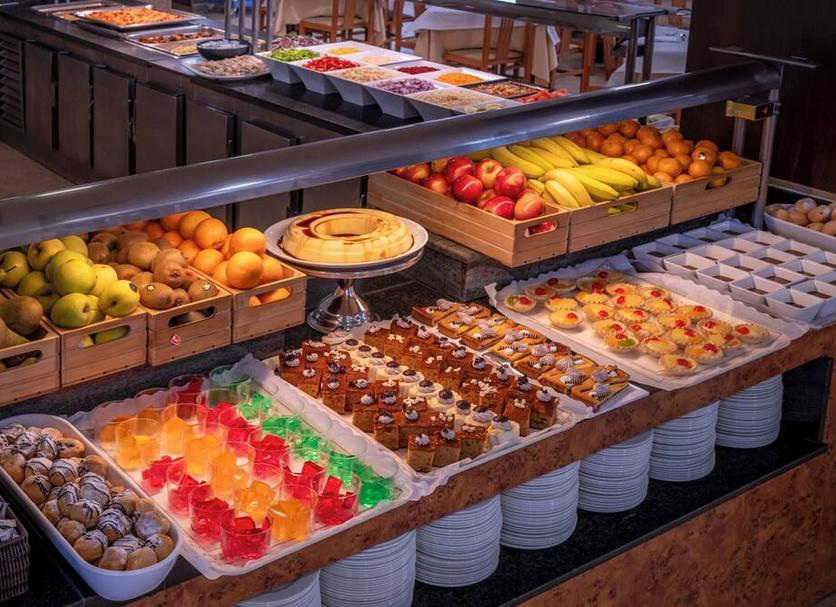 Buffet Photo