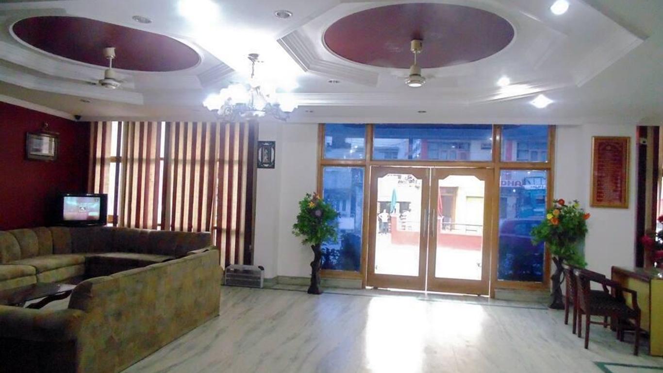 OYO 13326 Gupta Palace