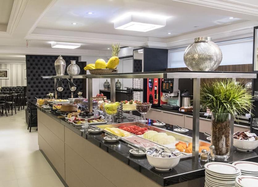 Buffet Photo