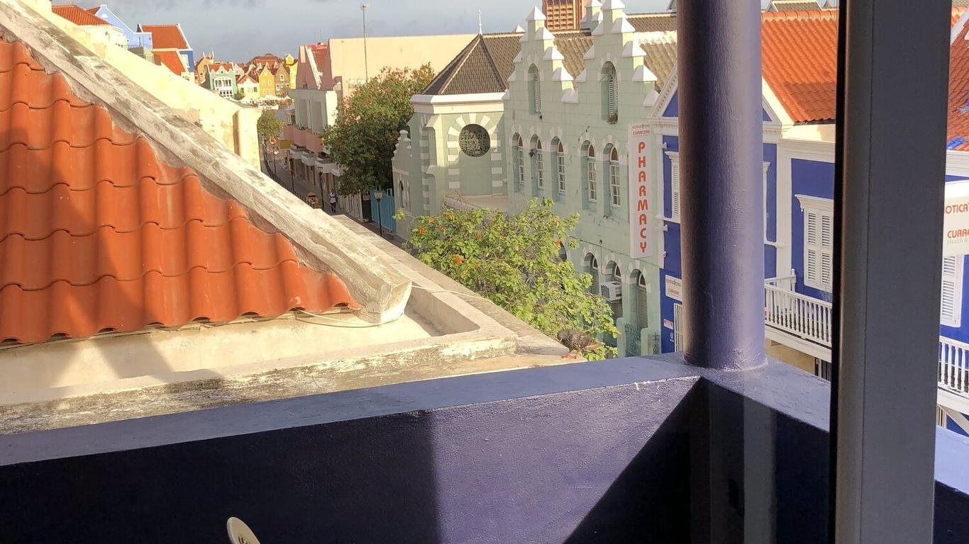 Curacao Suites Hotel
