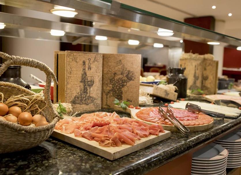 Buffet Photo