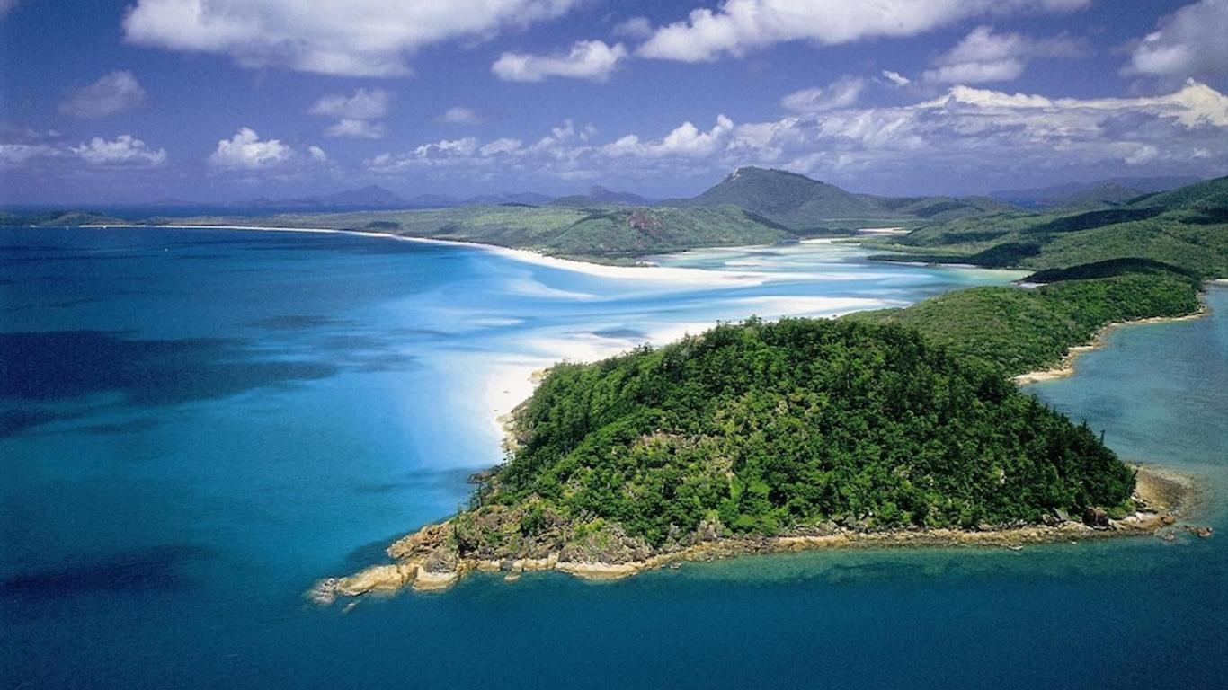 at Waterfront Whitsunday Retreat