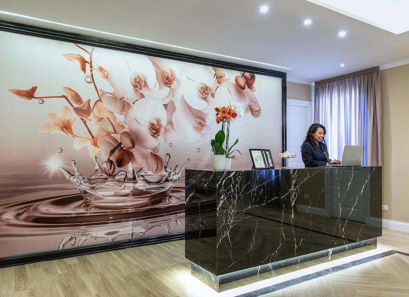 Front desk Photo