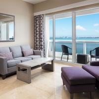 DoubleTree by Hilton Grand Hotel Biscayne Bay