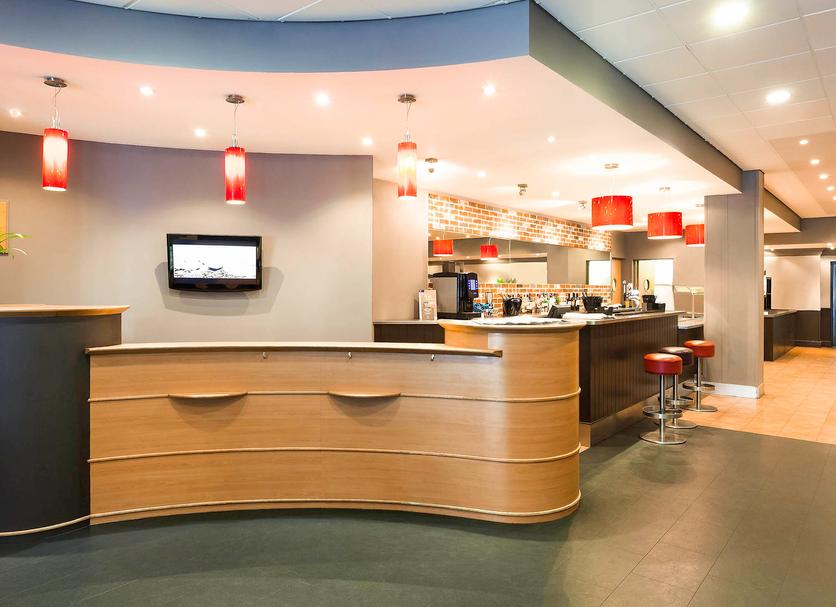 Front desk Photo
