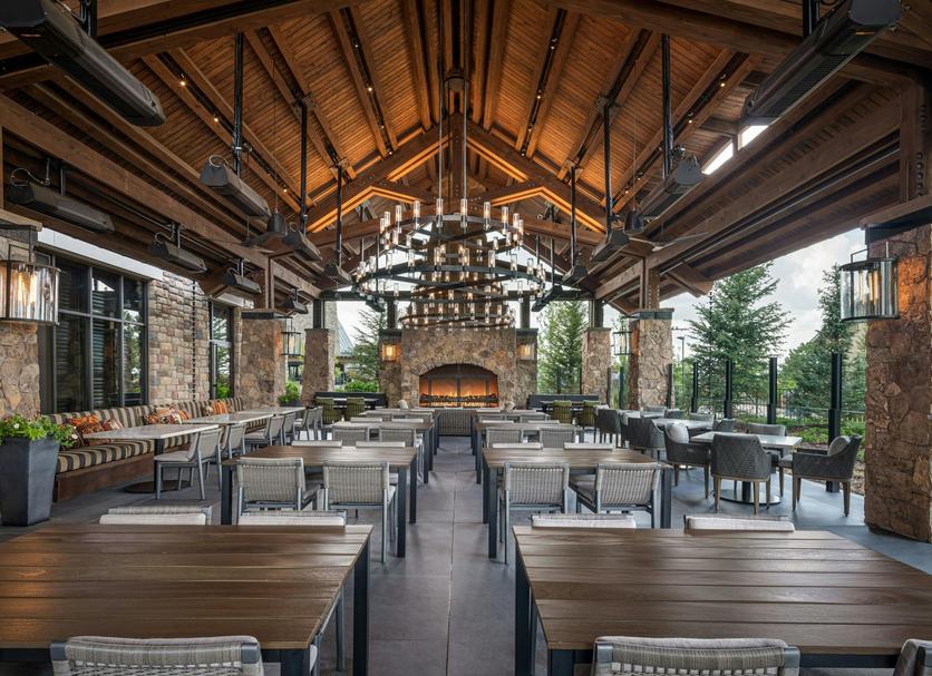Restaurant Photo