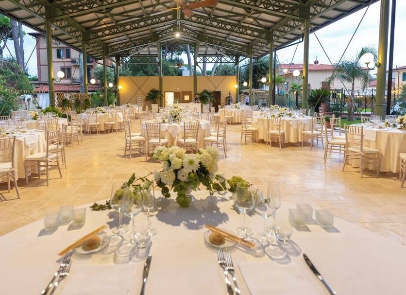 Banquet hall Photo