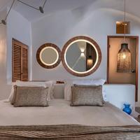 White Santorini Suites & Spa
