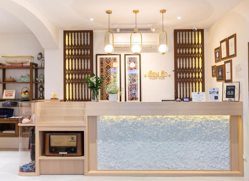 Front desk Photo