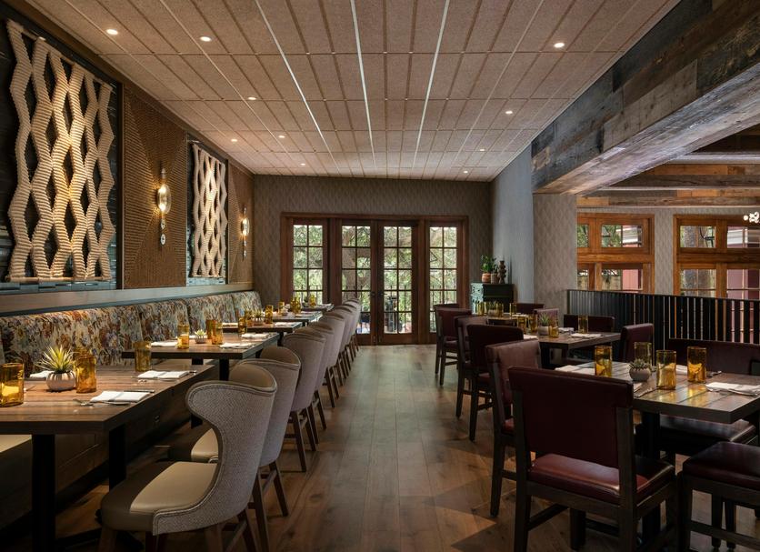 Restaurant Photo