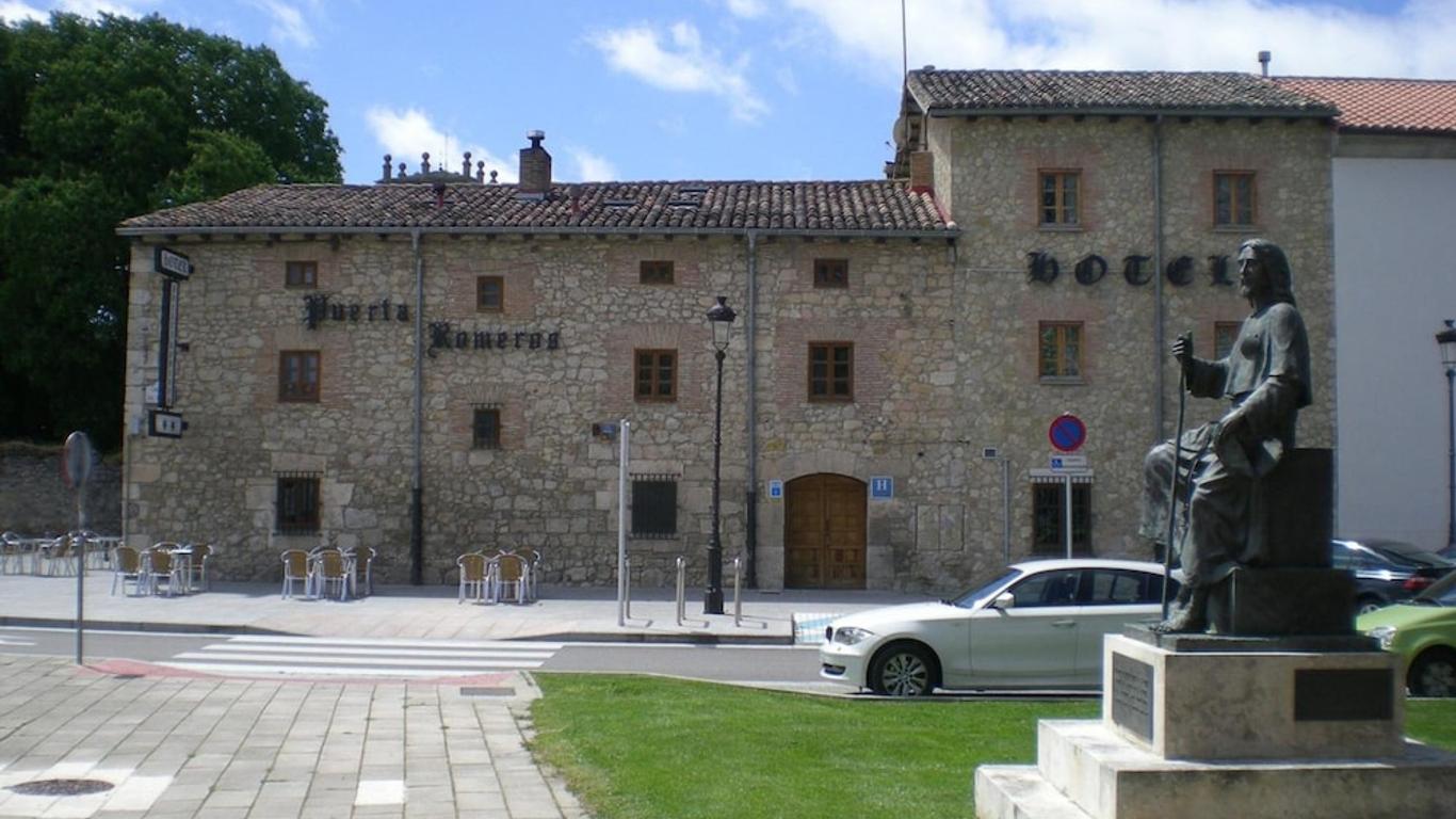 Hotel Puerta Romeros