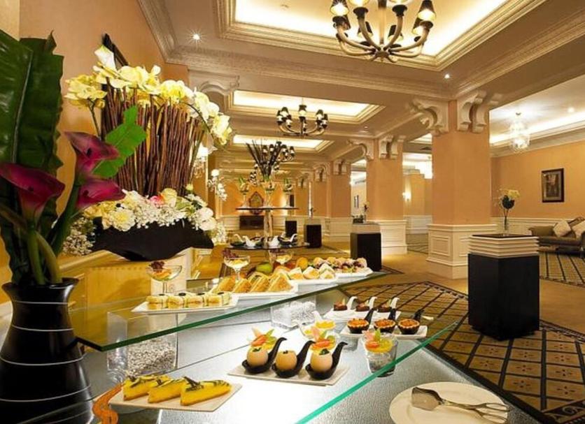Buffet Photo