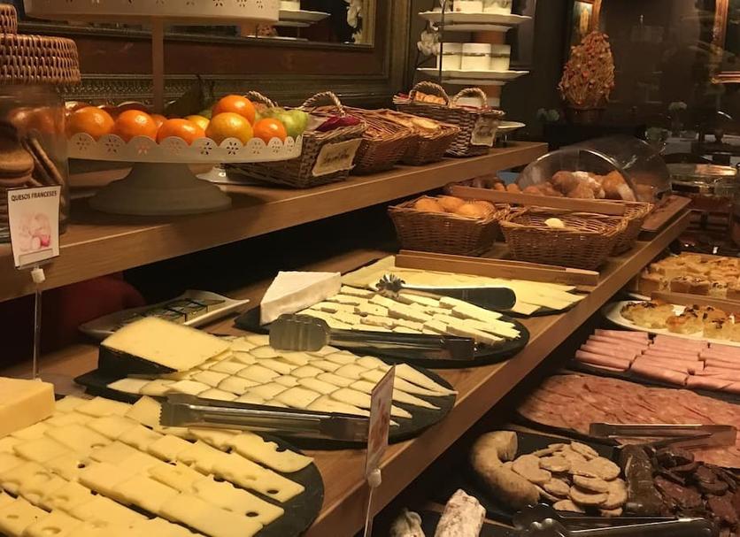 Buffet Photo