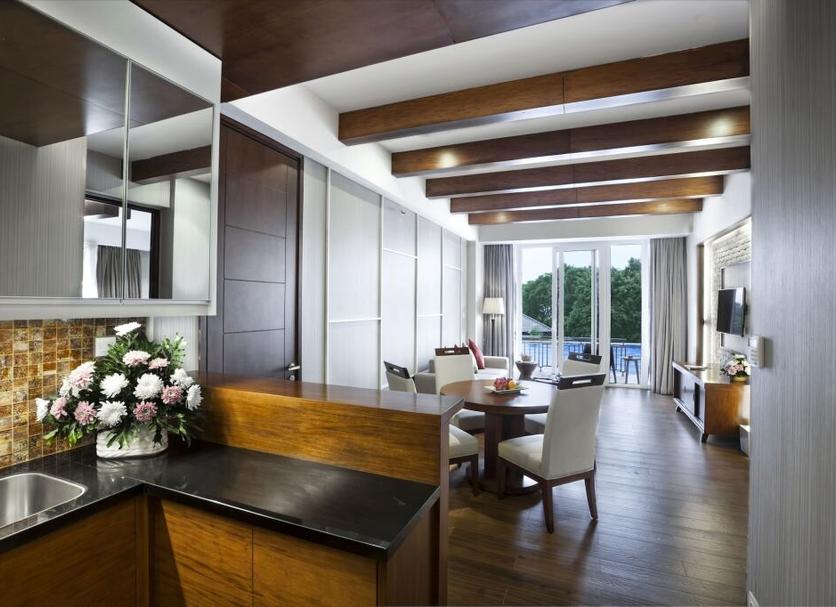 Dining room Photo