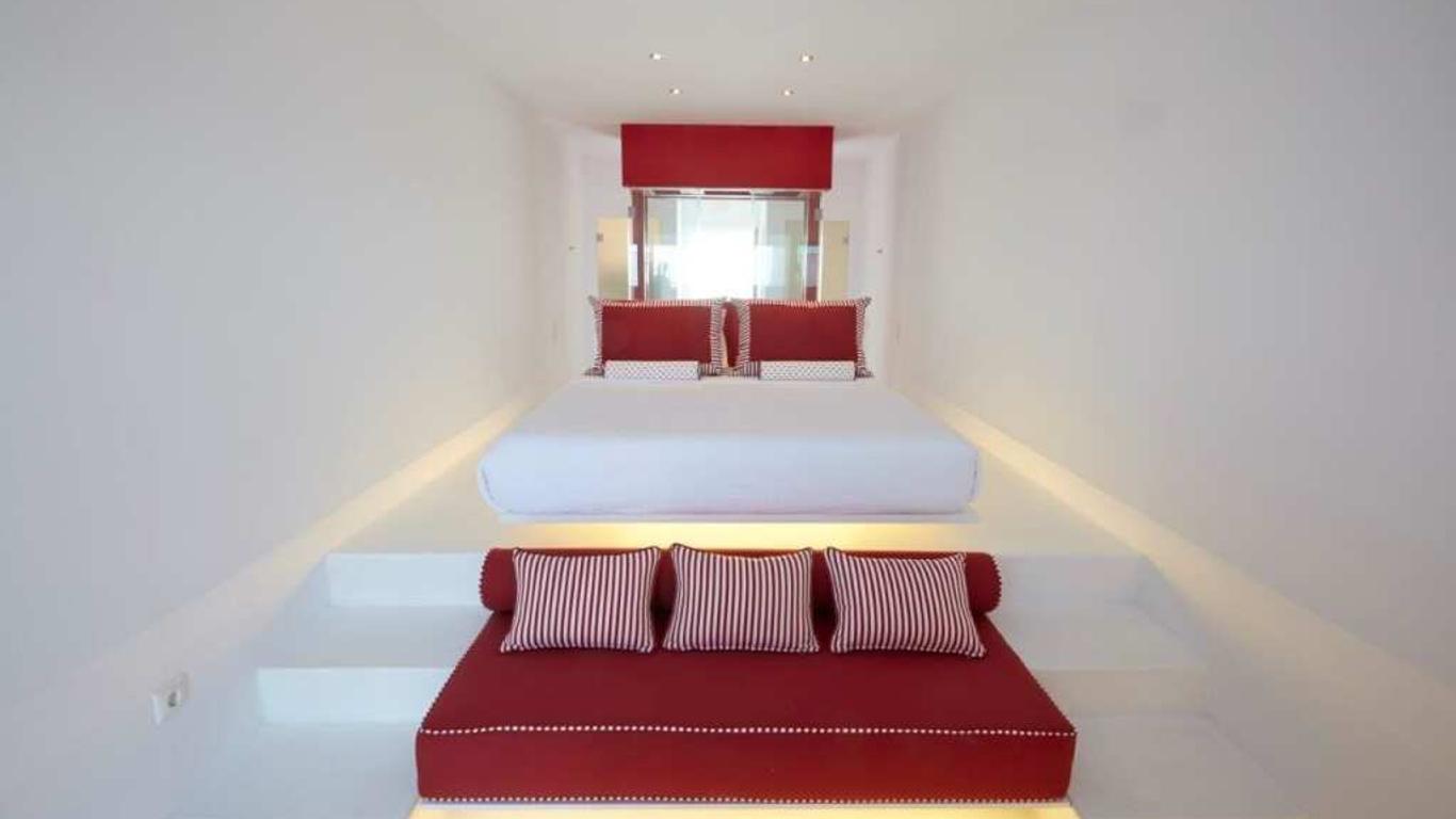 Adore Santorini