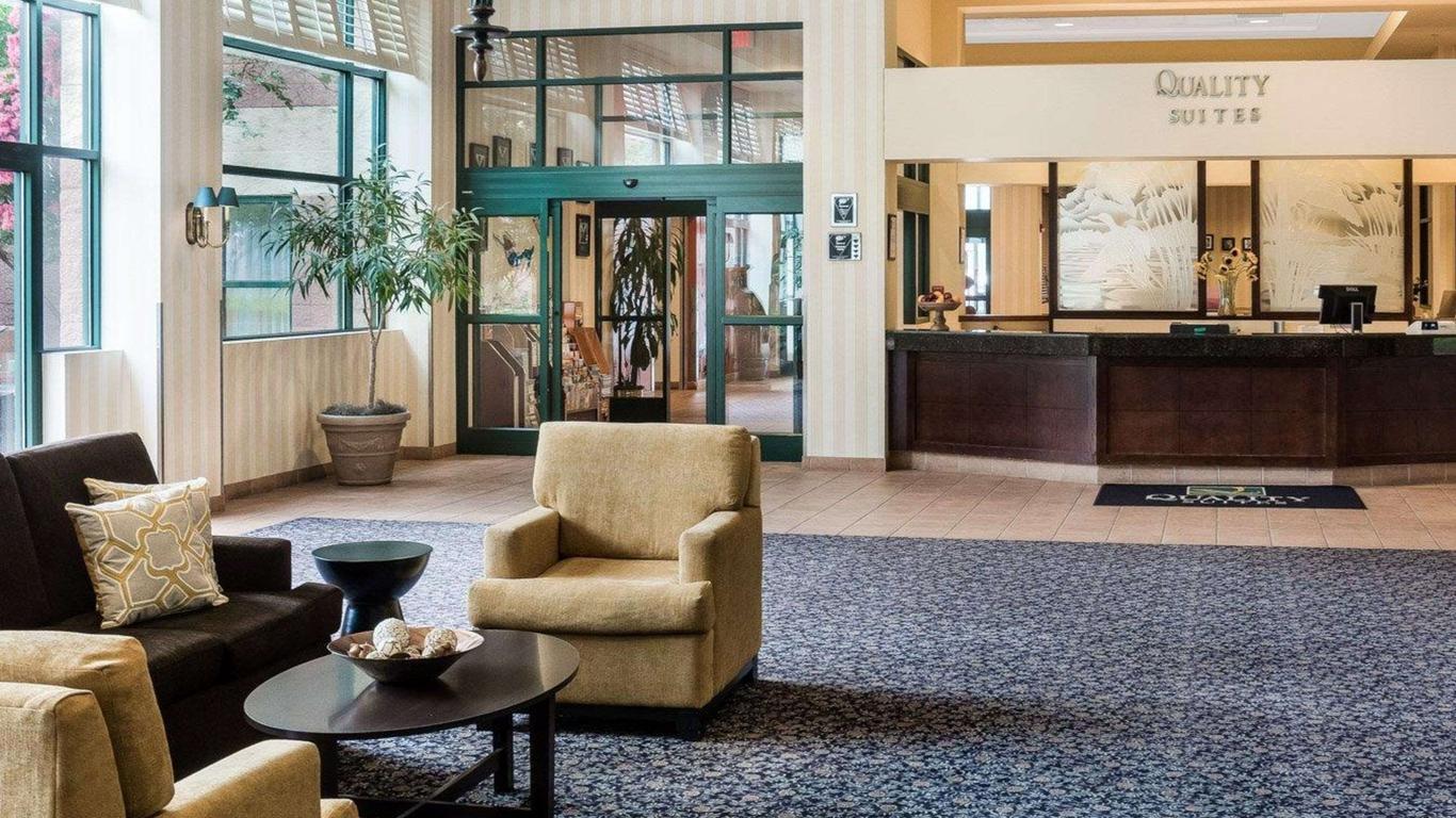 Quality Suites Lake Wright - Norfolk Airport