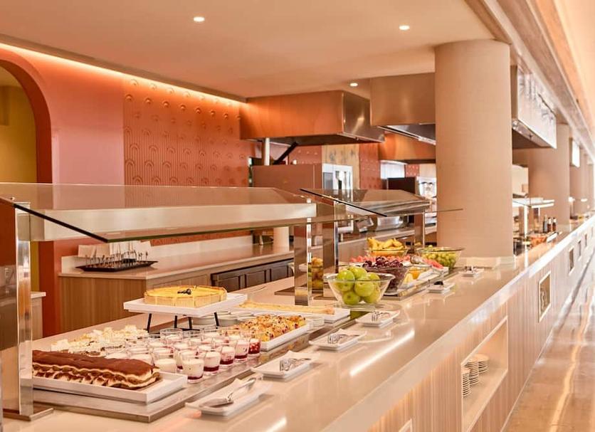 Buffet Photo