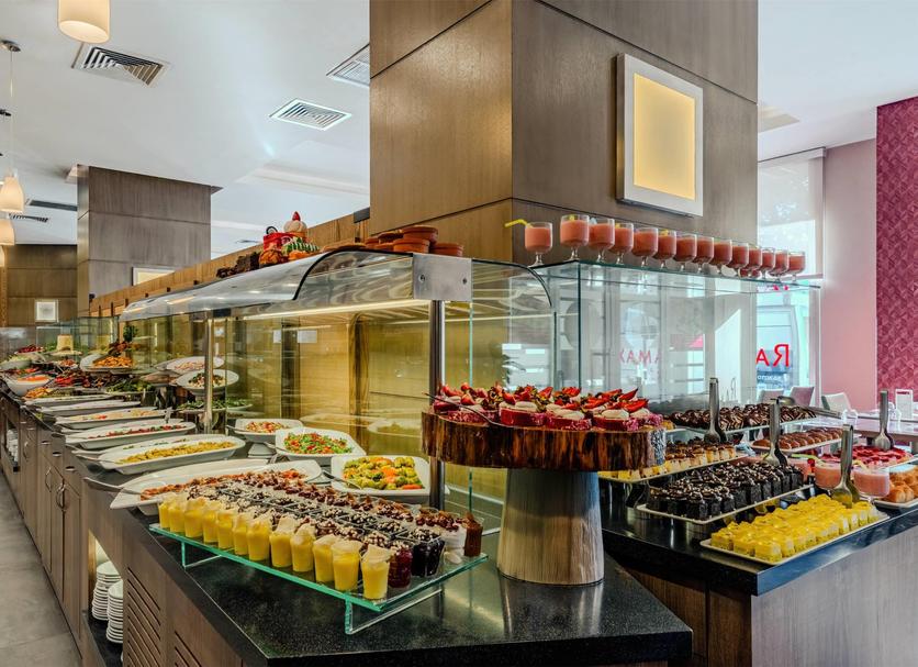 Buffet Photo