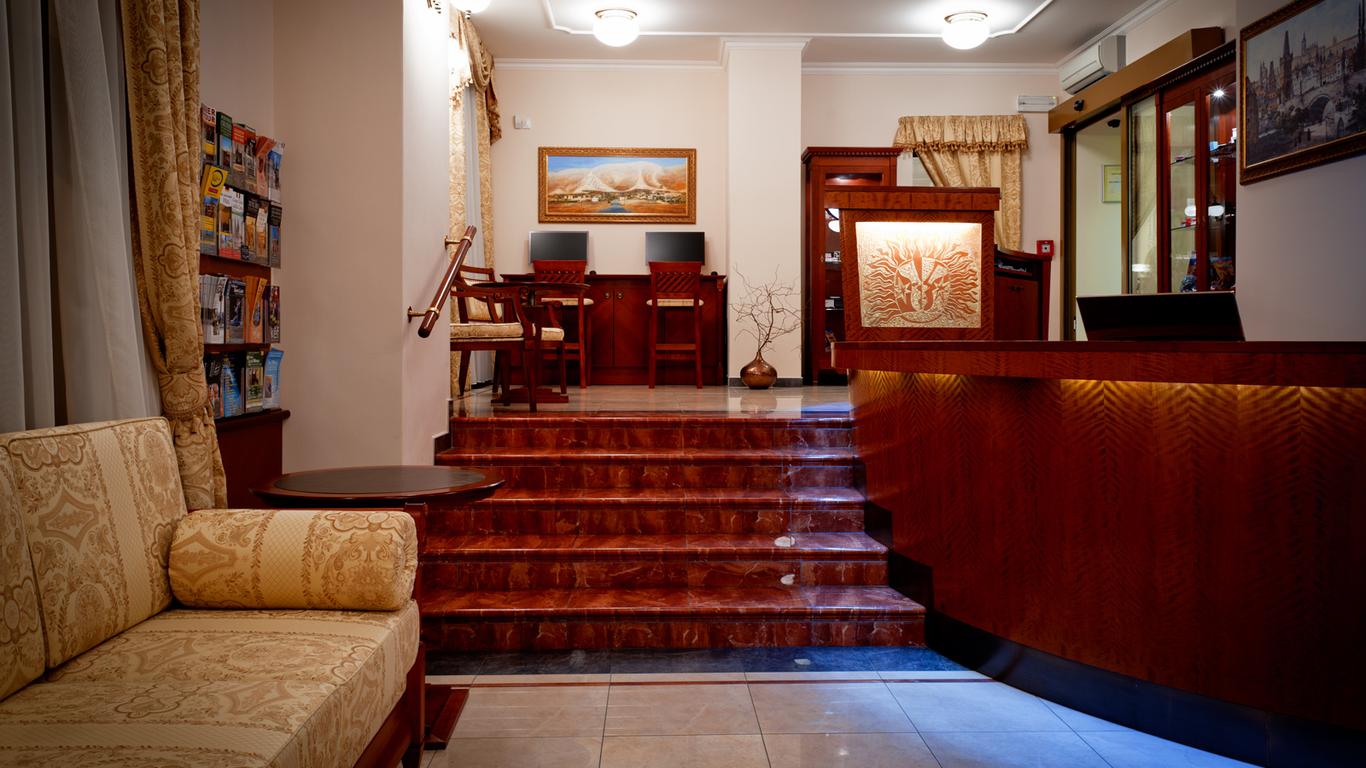 Alqush Downtown Hotel