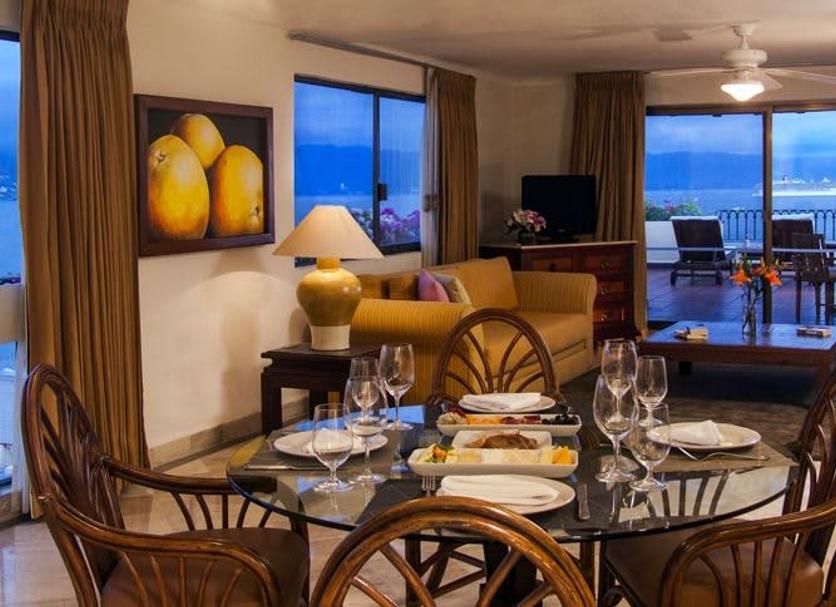 Dining room Photo