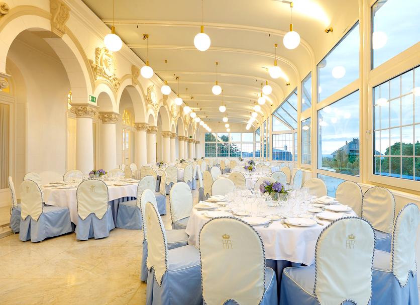 Banquet hall Photo