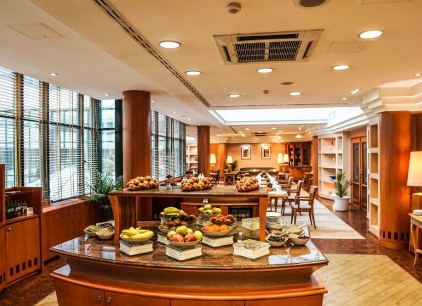 Buffet Photo