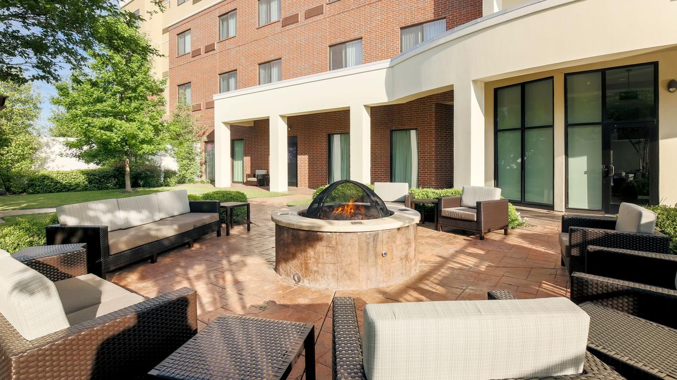 Courtyard by Marriott Dallas Arlington South