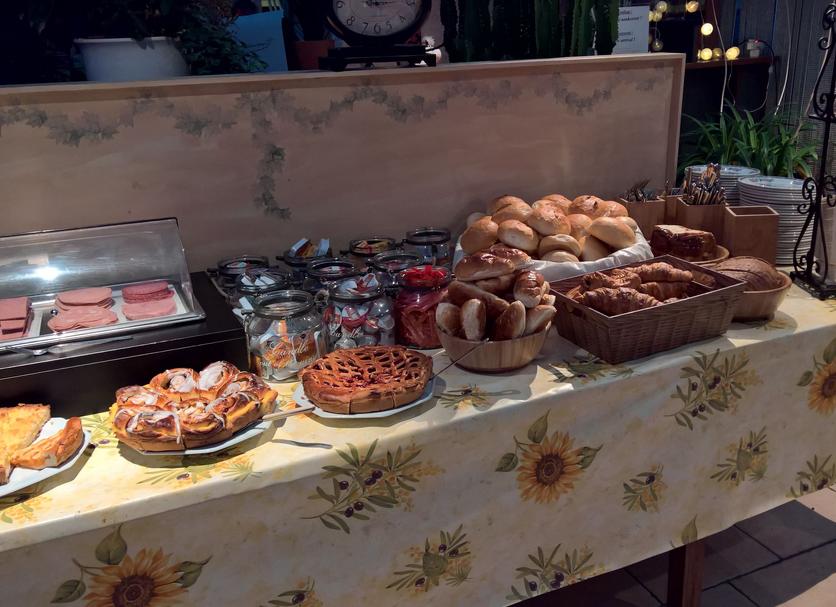 Buffet Photo