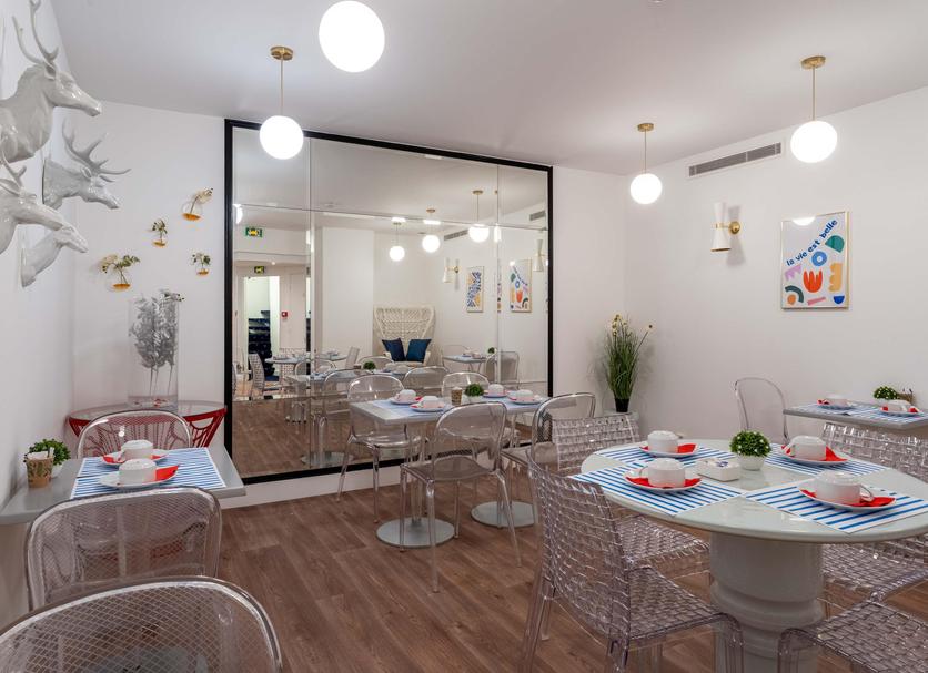 Dining room Photo