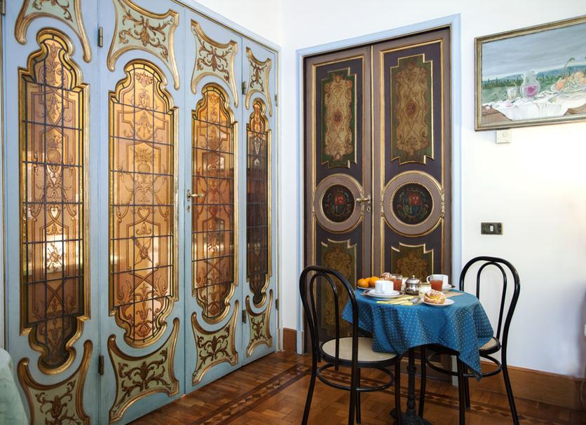 Dining room Photo